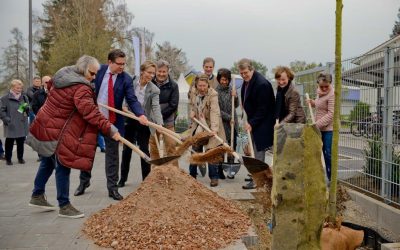 10-04-2019: Oak planting in honor of Josef Beuys