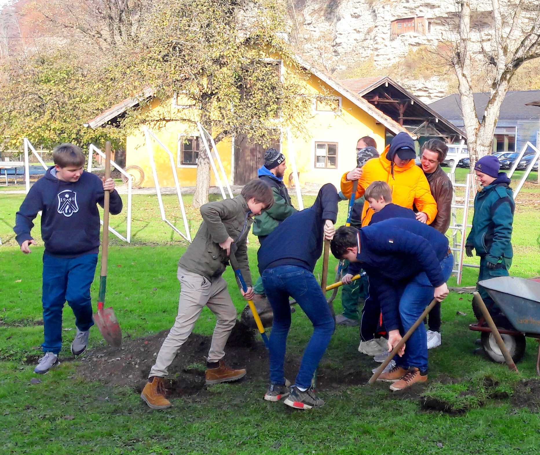 2019-11-20, Eichenpflanzung Schule Schloss Stein, Foto Löffler_1